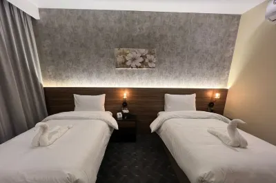 LAZÖY HOTEL Hotele w: 