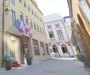 Hotel Gott โรงแรมใน