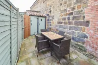 Host & Stay - Waterlily Cottage