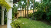 Contemporary Villa in Lush,Tropical, Private Paradise