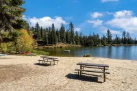 Relaxing, Well Furnished Condo - Creekside #29