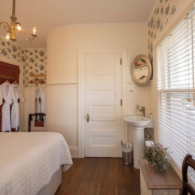 the round Room Cartier Mansion B&B Promo Code
