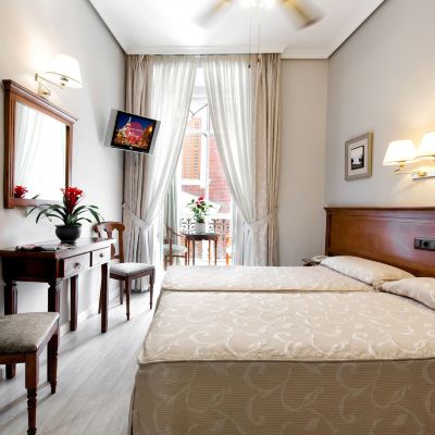 Double or Twin Room Hostal Macarena Promo Code