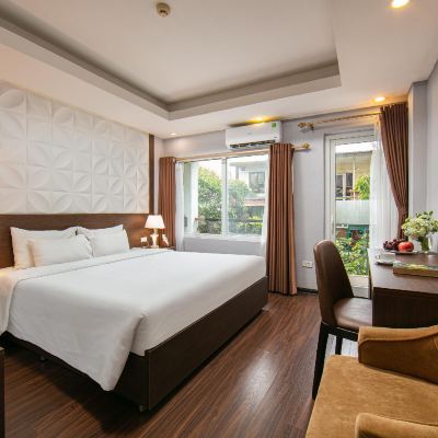精緻套房帶法式陽台 河內鑽石之王飯店優惠