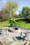Blue Heron Cottage with Game Room, Deck and Hot Tub! Hôtels à : 