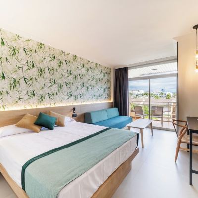 Standard Quadruple Room Palas Pineda Promo Code