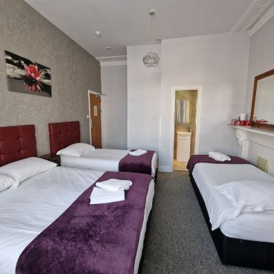 Quadruple Room Hotel 65 Promo Code