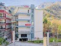 LA VISTA RESIDENCY فنادق في ريشيكيش