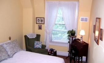 Kalorama Guest House - Housity