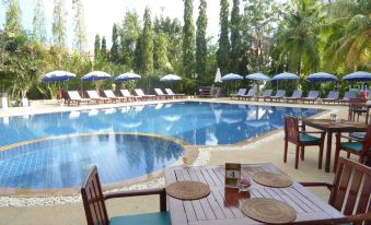 VIP Chain Resort Pool Villa