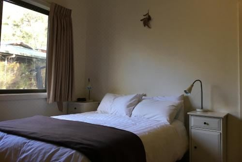 客房 - 带两张双人床和一张双层床