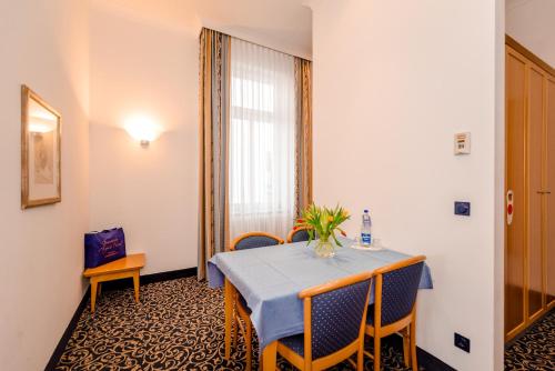 带阳台的单间公寓海景侧