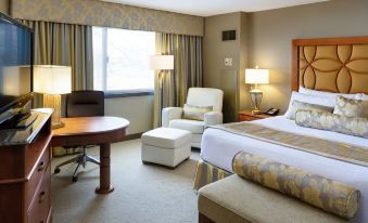 Crowne Plaza Minneapolis West, an IHG Hotel - Housity