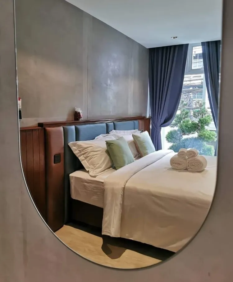 ห้องเตียงควีนไซส์พร้อมห้องน้ำส่วนตัว