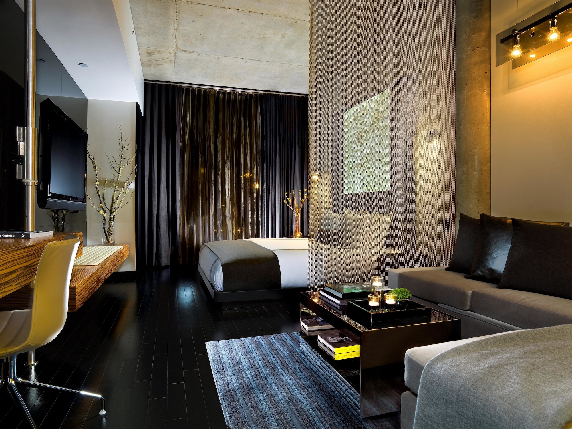 Sixty LesJunior Suite