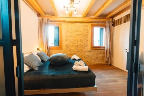 侧面海景豪华双人房