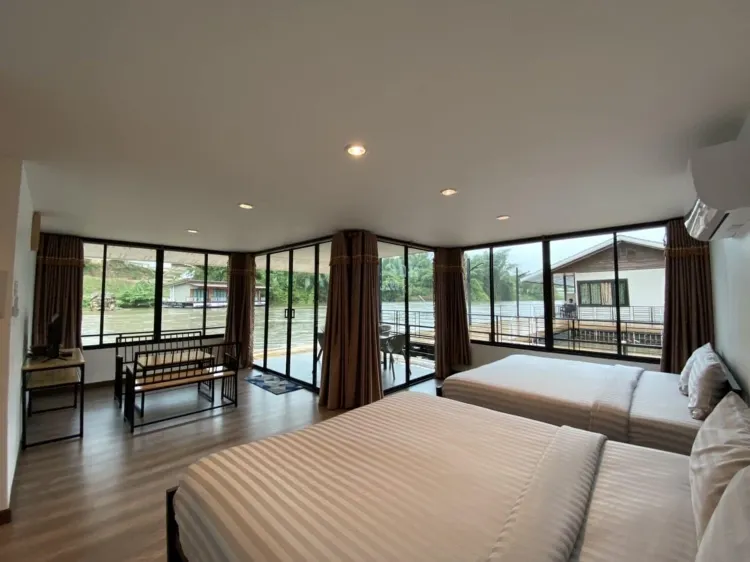 Floating Twin Room