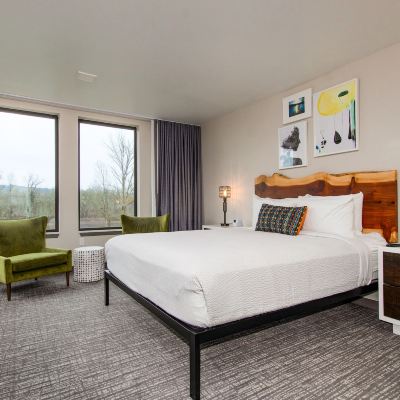 Suite, 1 King Bed, River View (Willamette King Executive Suite - Riv) The Independence Promo Code