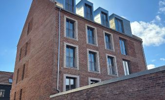 Aura Apartment Hotel - Housity