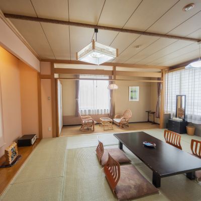 日式房間帶12塊榻榻米可容納6人-可吸菸 川湯觀光飯店優惠