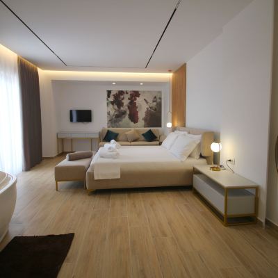 Deluxe Suite, 1 King Bed with Sofa Bed, Jetted Tub, Beachside Hotel Julia Promo Code