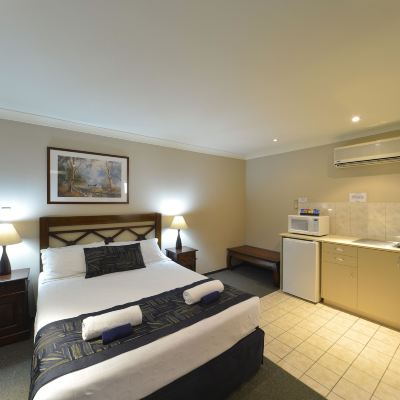 Standard Room, Non Smoking, Kitchenette (Standard Queen & Single) Wattle Grove Motel Promo Code
