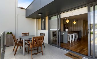 Kangaroo Bay Apartments - Housity