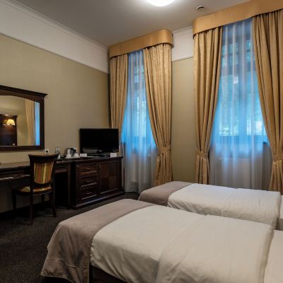 Twin Room Grand SAL Promo Code