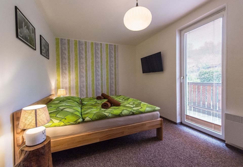 花园景观一卧室双人房