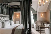 The Old Inn Hotele w: 