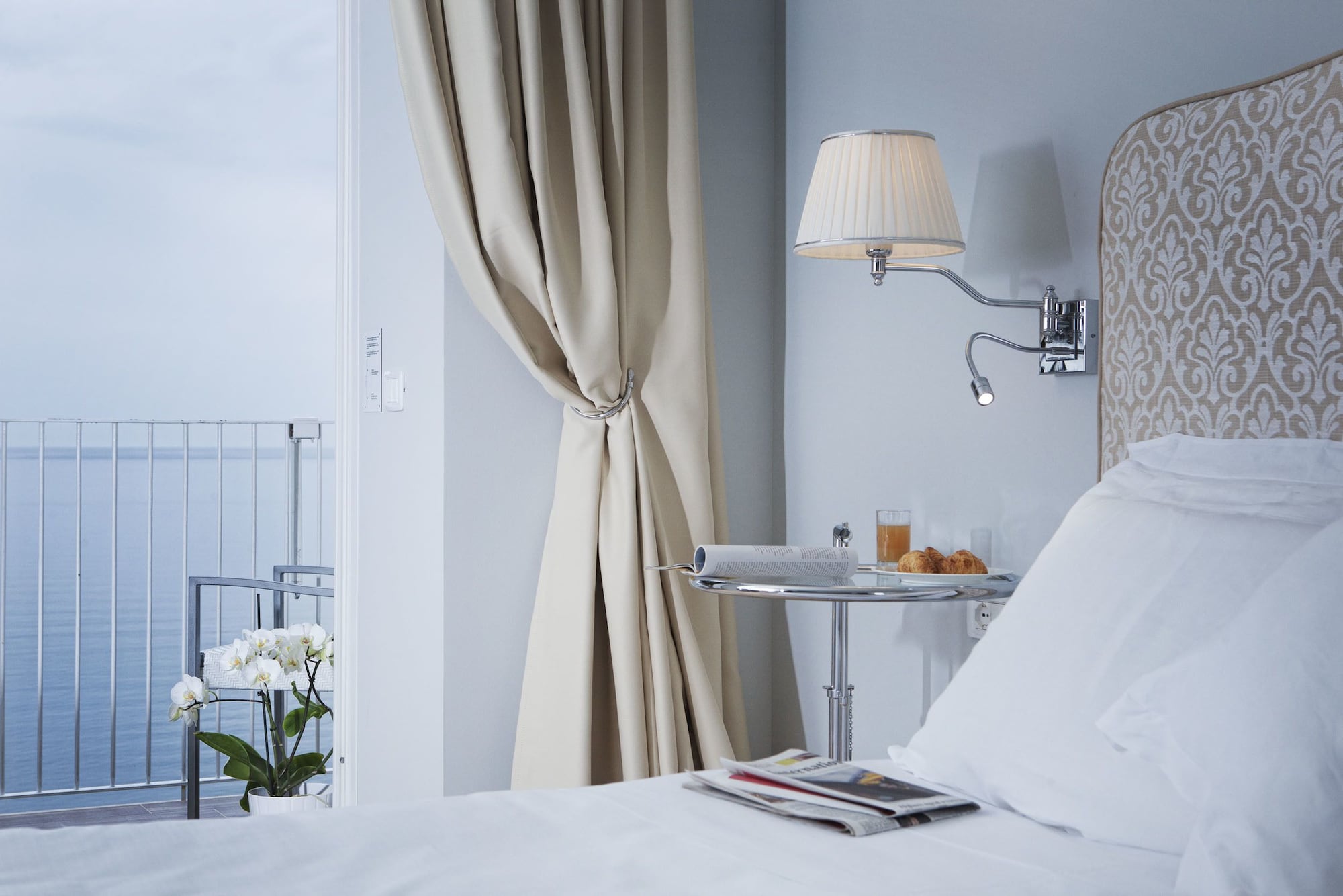 带阳台的典雅双人间 - 享有海景