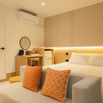 Down Cinema (Non Smoking In All Room, King Bed) Guri Rose Motel 쿠폰