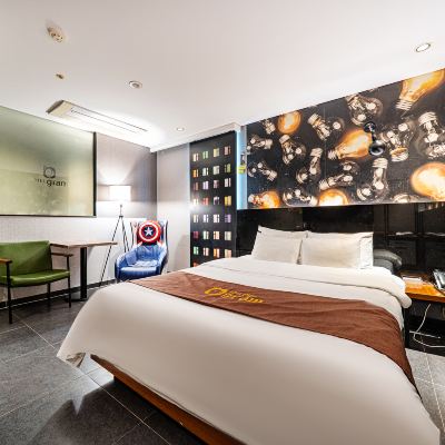 슈퍼리어 (랜덤 세라젬 마사지 체어, 커플 러브 소파, 타입별 랜덤 배정) Gram Hotel 쿠폰