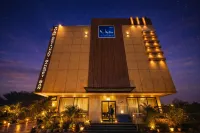 The Rhino Hotel a 