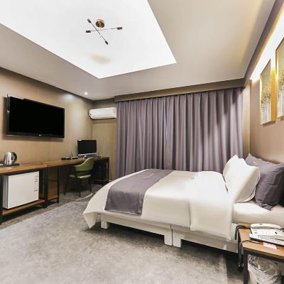 Semi-Special Room Hotel Look Promo Code
