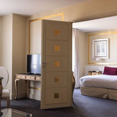 Deluxe Suite Renoir Promo Code