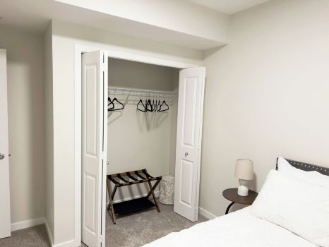 Luxury Private Suite, Near Calgary Airport