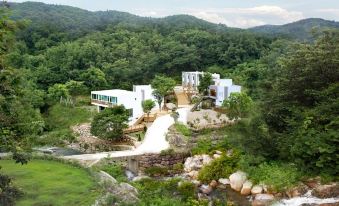 Seongju the Hyang Pool Villa
