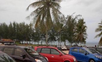Roomstay Kuala Nerus Gated Parking - 6m to Beach & 15m to Drawbridge