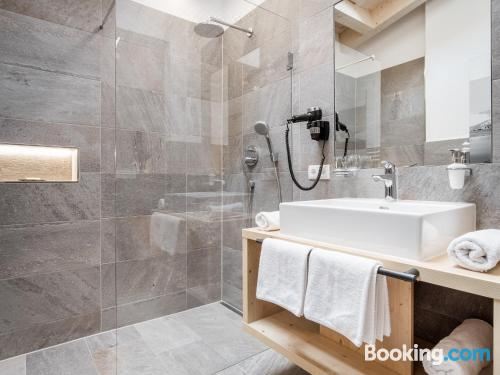 舒适两卧室公寓 - 带阳台