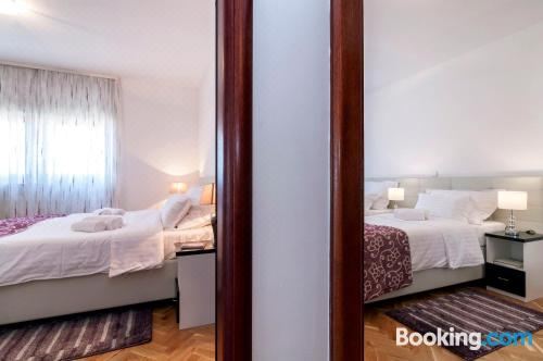 帶陽臺和海景的兩臥室公寓