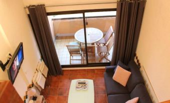 Studio in Bormes-les-mimosas, With Wonderful sea View, Shared Pool and Enclosed Garden