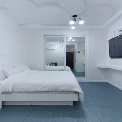 Room 220 (Private Pool, SPA, Pool Villa, Ott View Available) 경주 7번가풀빌라 쿠폰