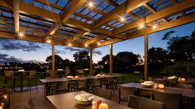 Hilton Grand Vacations Club Ocean Tower Waikoloa Village 食事・レストラン