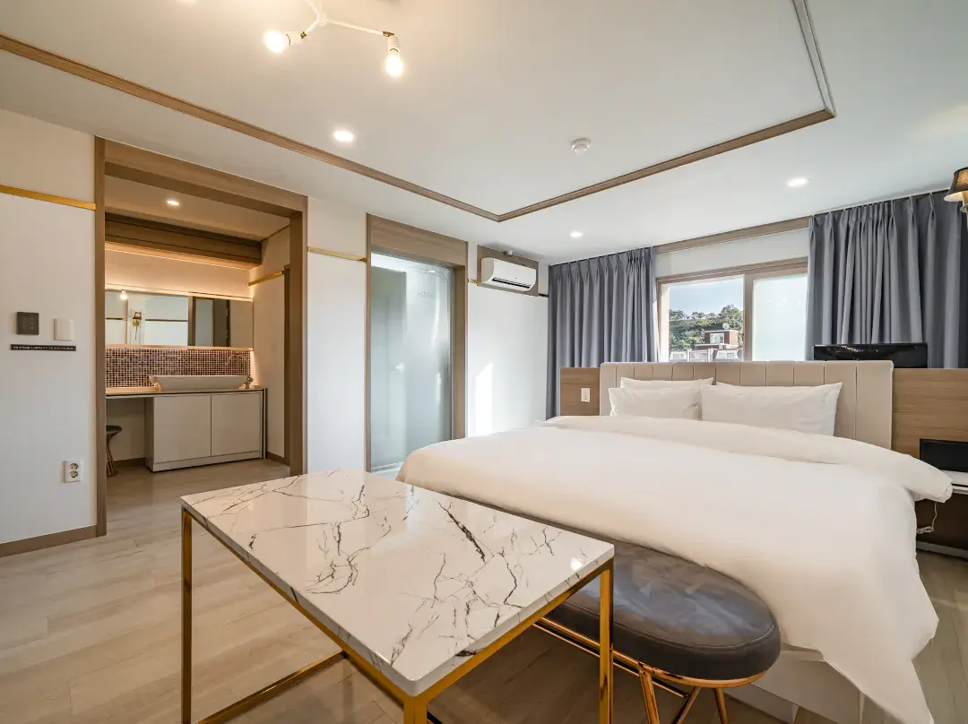 Geojedo Jangseungpo Hotel Pause - Geoje