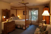 Eagle Harbor Inn