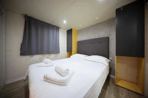 顶级两卧室移动房屋 - 带露台