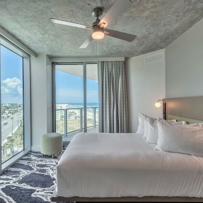 2 Bedroom Ocean&City North View Residence