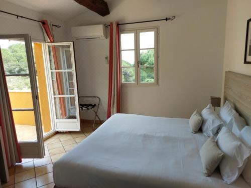 H?tel les Bouis - Vue Mer Superior Double Room With Sea View