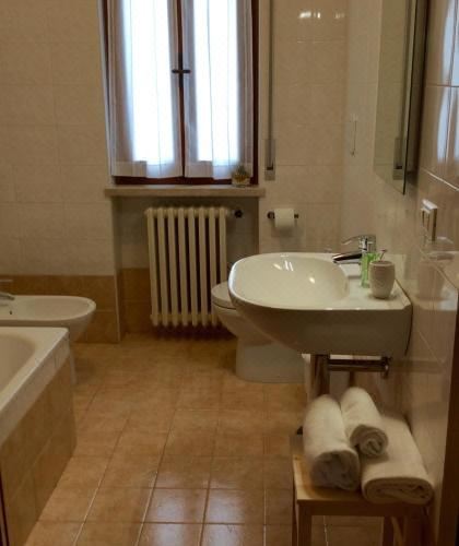 B&B Il Mondo di RossDeluxe Double Room With Private Bathroom With Garden View